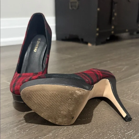 Le Chateau Black and Red Plaid Heels - Picture 4 of 5